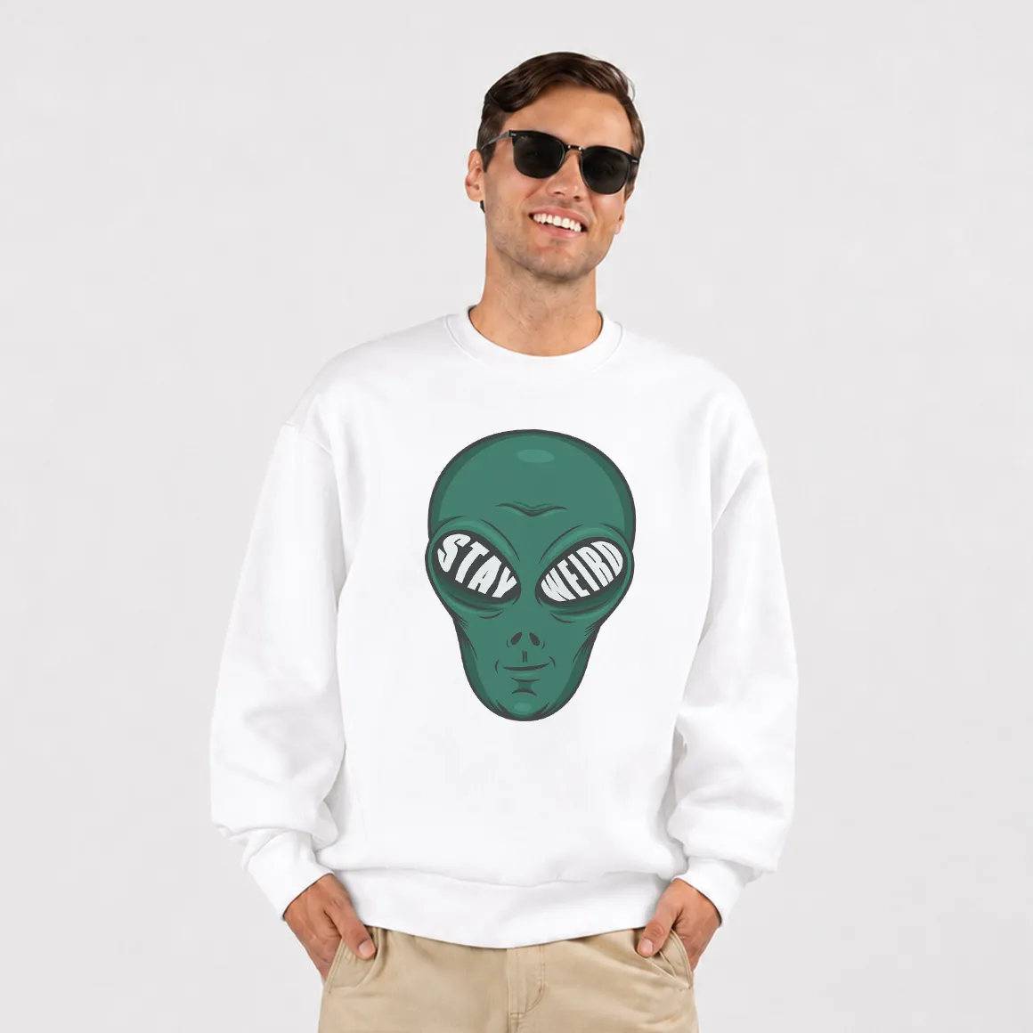 دورس موجود فضایی طرح Stay Weird