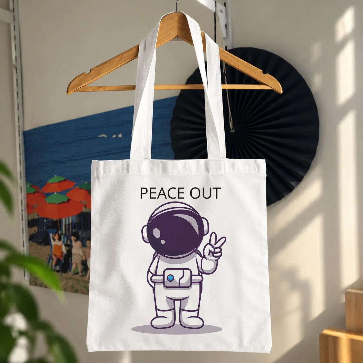 توت بگ فضانورد طرح Peace Out با علامت صلح