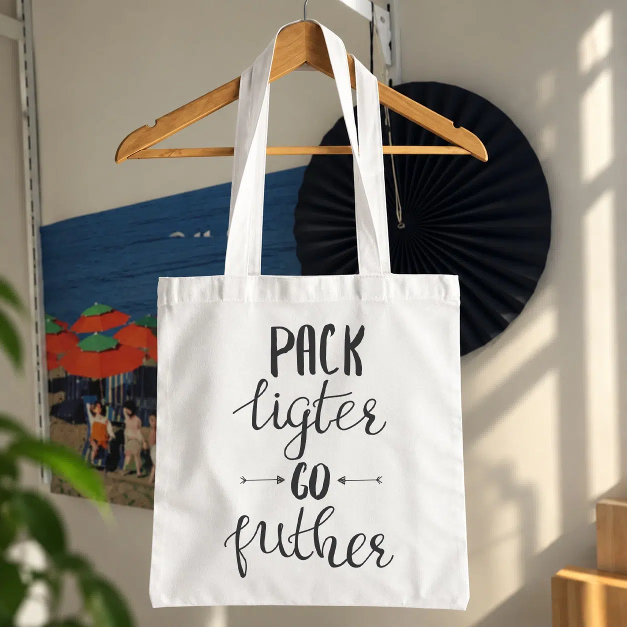 توت بگ تایپوگرافی Pack Lighter Go Further