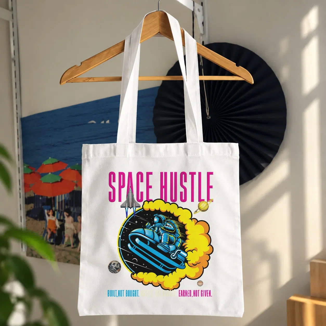 توت بگ فضانورد سوار موتورسیکلت فضایی طرح Space Hustle