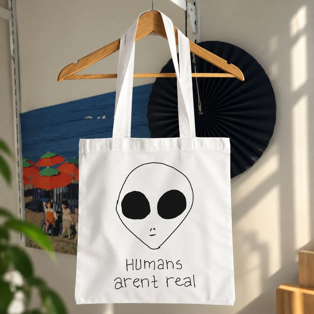 توت بگ آدم فضایی طرح Humans Aren’t Real