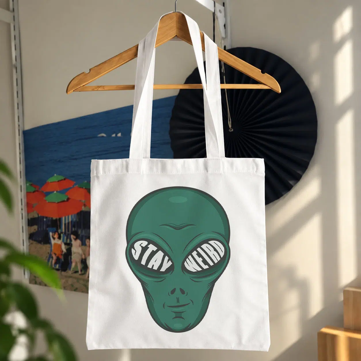 توت بگ موجود فضایی طرح Stay Weird