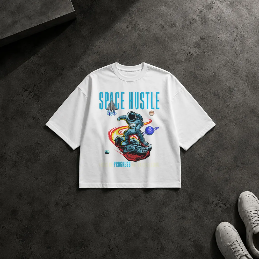 تیشرت باکسی فضانورد روی شهاب‌سنگ طرح Space Hustle