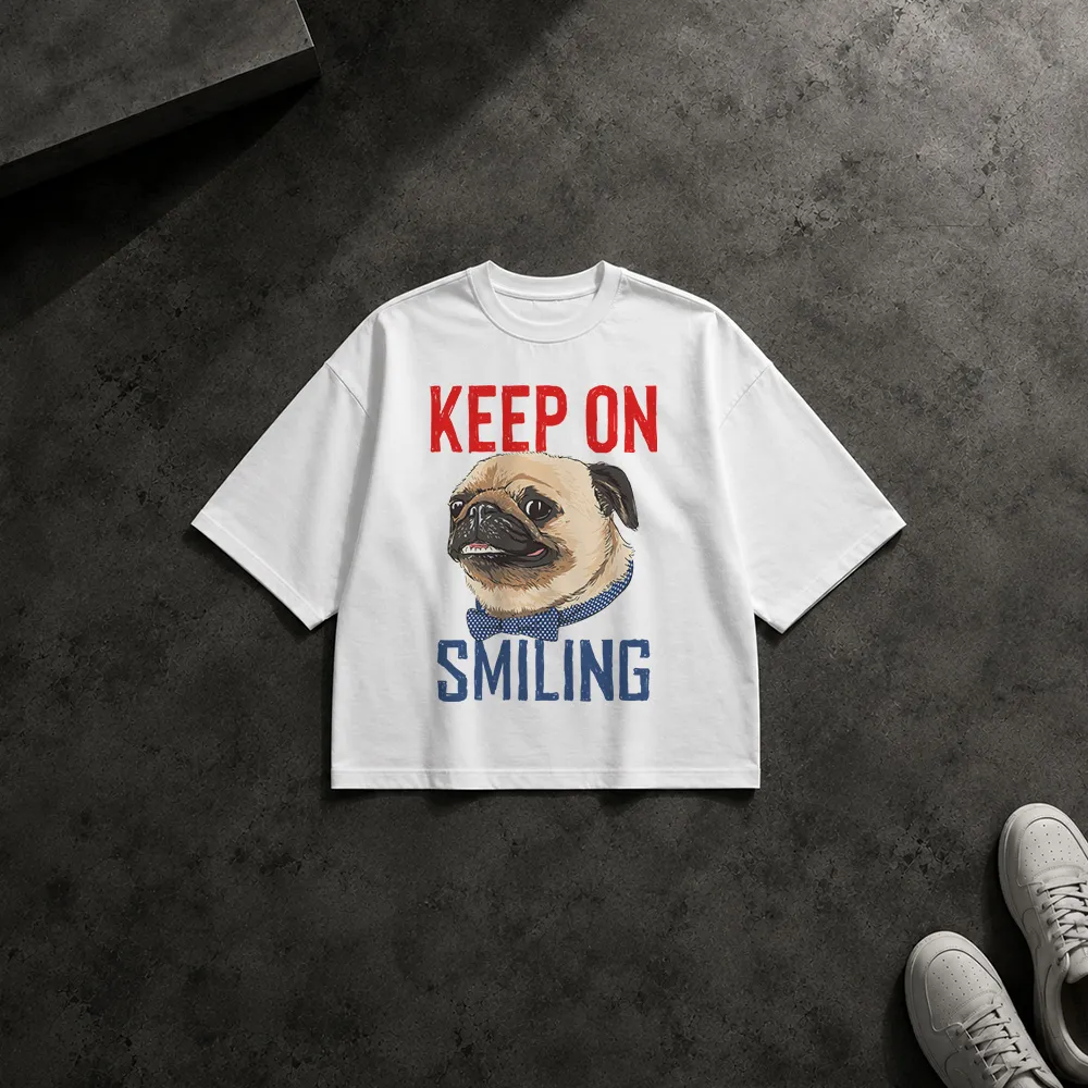 تیشرت باکسی سگ پاگ طرح نوشته Keep on Smiling