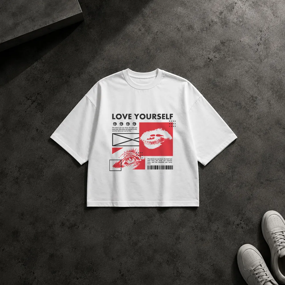 تیشرت باکسی طرح Love Yourself با لب و چشم