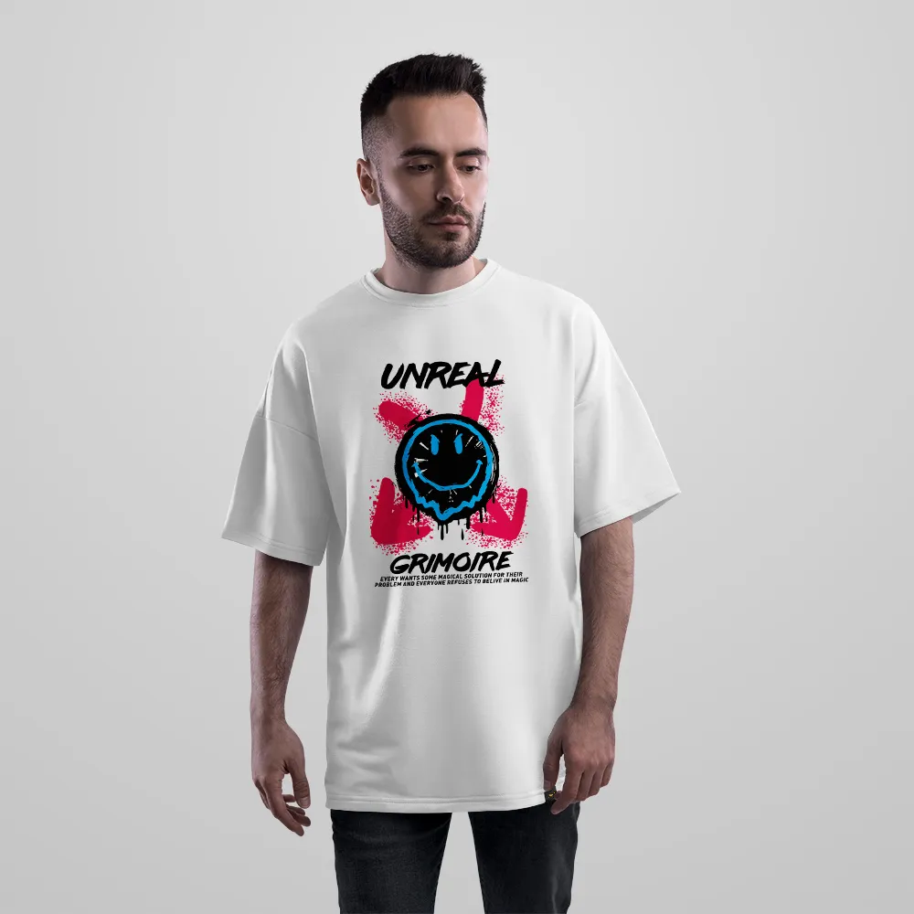 تیشرت اورسایز لبخند گرافیتی طرح Unreal و حال‌وهوای خیابانی