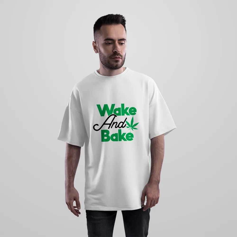 تیشرت اورسایز طرح Wake and Bake با برگ شاهدانه